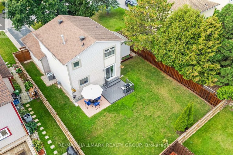 29403052/328-mceachern-crescent/bilberry-creekqueenswood-heights/ottawa/ontario/K1E3K3_31