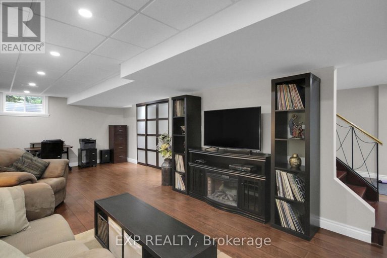 28340674/2001-neepawa-avenue/carlingwood/ottawa/ontario/K2A3L4_42