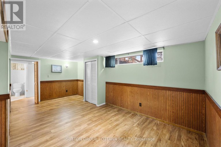 29556235/2391-ogilvie-road/beacon-hill-north/ottawa/ontario/K1J7N4_33