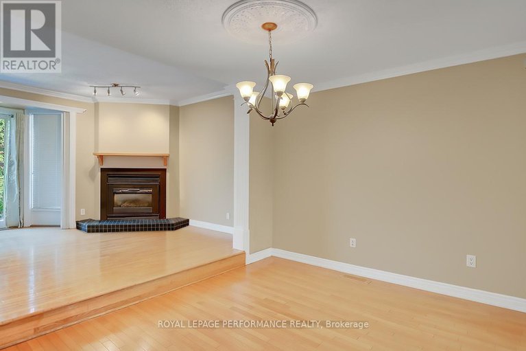 28896449/1815-belval-crescent/orleanssunridge/ottawa/ontario/K1C6J3_12