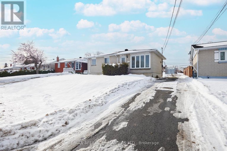 29197091/418-dominion-street/alexandria/north-glengarry/ontario/K0C1A0_2