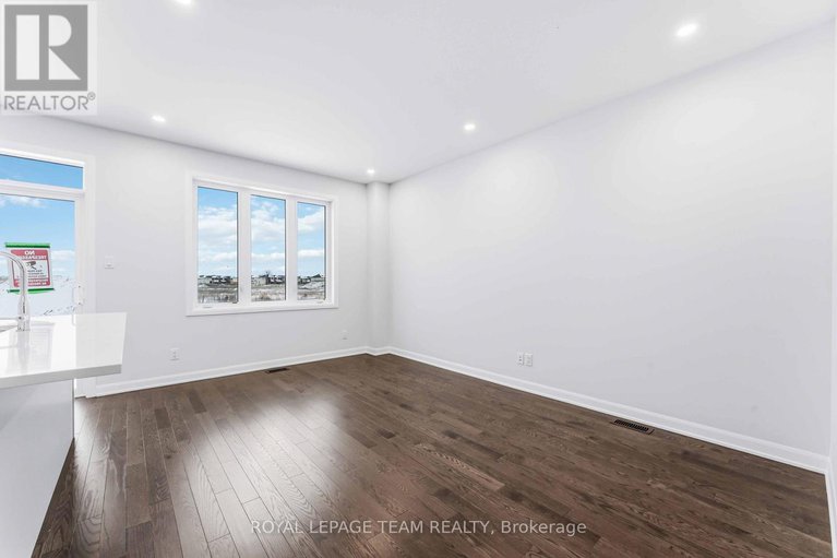 28486435/742-fairline-row/emerald-meadowstrailwest/ottawa/ontario/K2V0V7_8