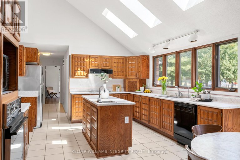 28227468/108-margaret-anne-drive/huntley-ward-south-east/ottawa/ontario/K0A1L0_17