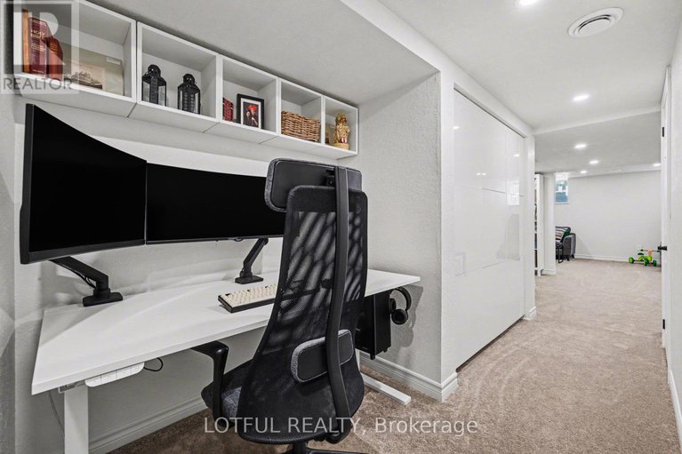 29383914/521-foxlight-circle/emerald-meadowstrailwest/ottawa/ontario/K2M0L9_29