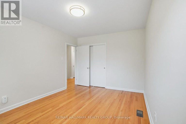 29046798/1760-laxton-crescent/bel-air-heights/ottawa/ontario/K2C2N3_17