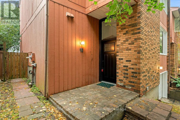 29288182/12-bayside-private/mooneys-bayriverside-park/ottawa/ontario/K1V9R3_4