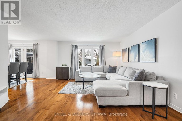 29176704/29-valley-ridge-street/borden-farmstewart-farmcarleton-heightsparkwood-hills/ottawa/ontario/K2E7W3_7