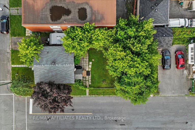28601010/310-shakespeare-street/vanier/ottawa/ontario/K1L5M2_30