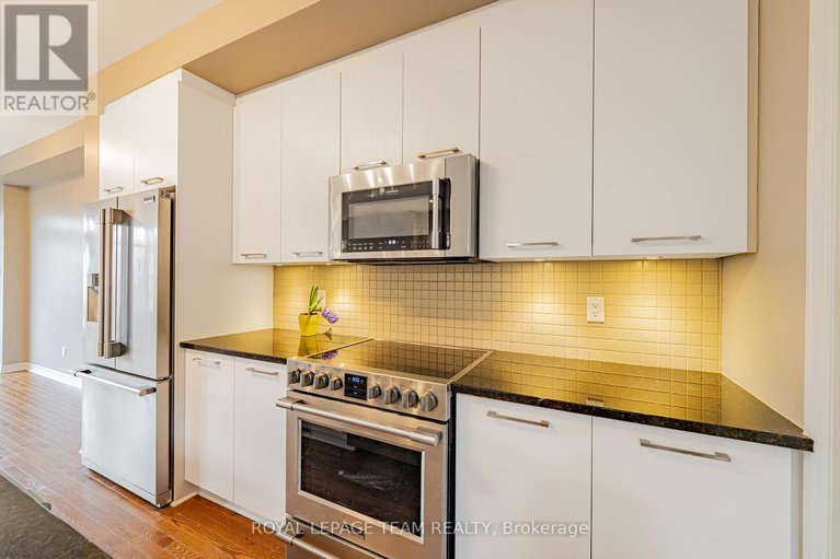 28252866/768-cedar-creek-drive/blossom-parkkemp-parkfindlay-creek/ottawa/ontario/K1T0B2_19