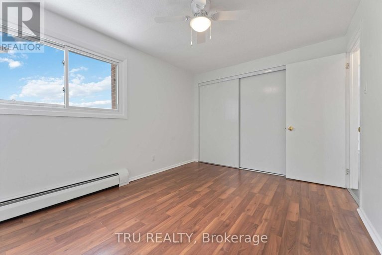 29473448/8-898-elmsmere-road/beacon-hill-south/ottawa/ontario/K1J7T6_15