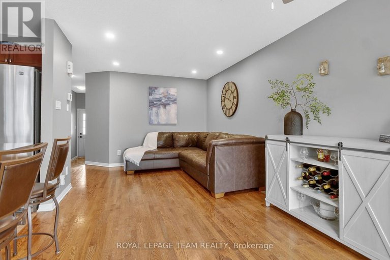 29560195/317-copperfield-crescent/cedargrovefraserdale/ottawa/ontario/K2J0L2_5