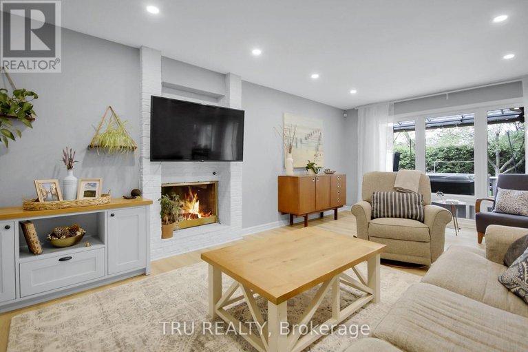 28842095/36-varley-drive/beaverbrook/ottawa/ontario/K2K1G2_13
