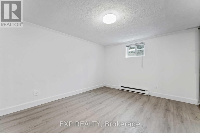 29305103/303-amiens-street/bilberry-creekqueenswood-heights/ottawa/ontario/K1E1N3_23