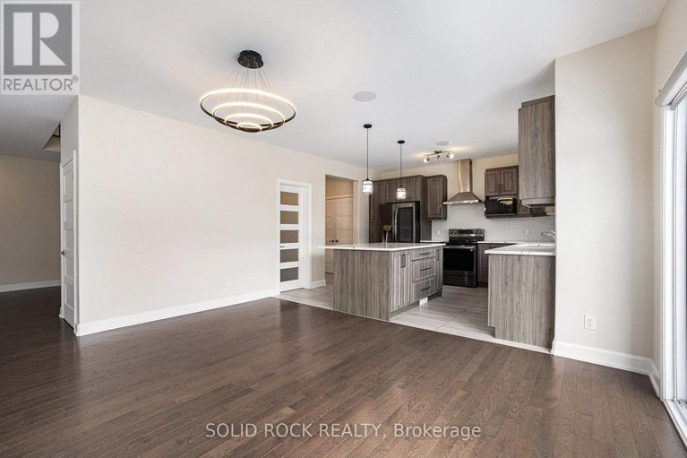 29161778/524-lucent-street/village-of-russell/russell/ontario/K4R0G3_11