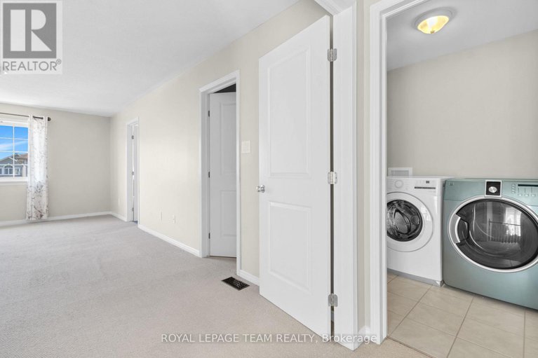 28376167/910-caldermill-private-w/stonebridge/ottawa/ontario/K2J0Z7_20
