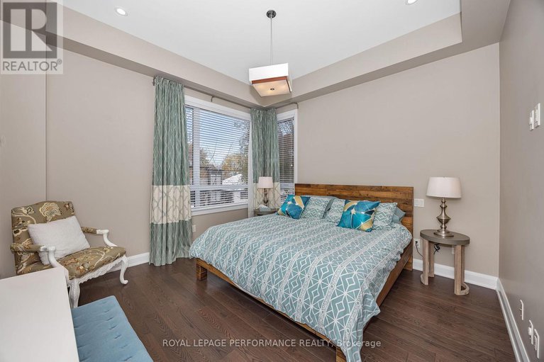 29105502/383-princeton-avenue/mckellarhighland/ottawa/ontario/K2A4E1_15