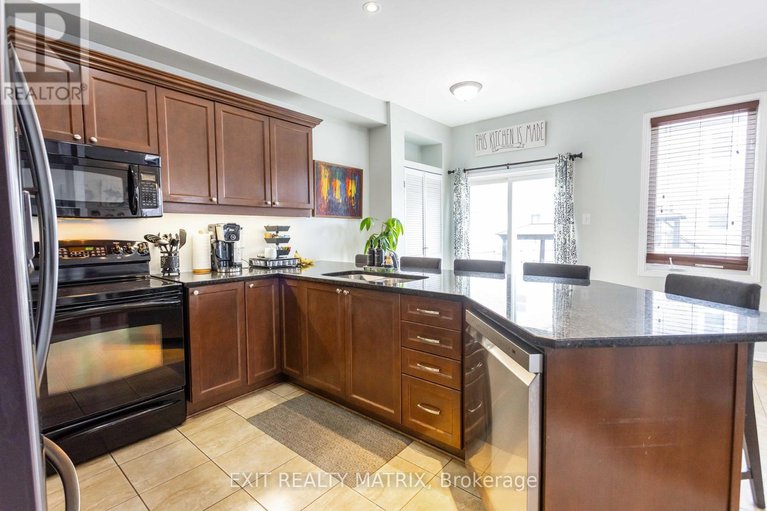 28414498/221-hillpark-high-street/mer-bleuebradley-estatesanderson-park/ottawa/ontario/K1W0B5_18