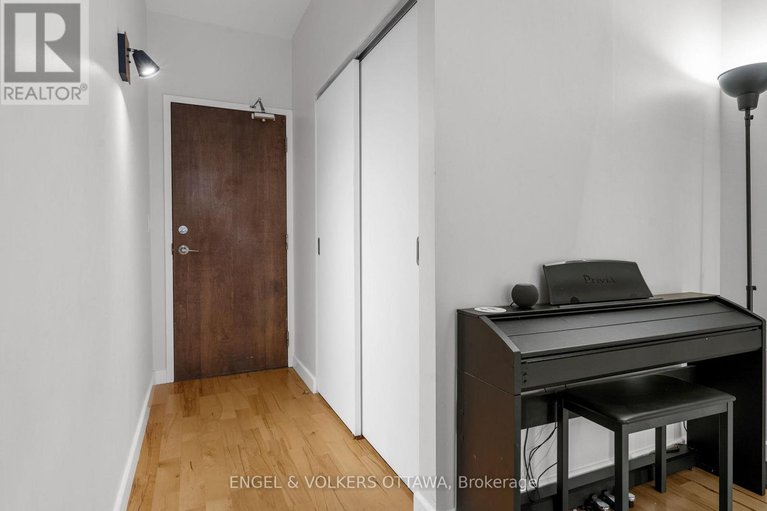 29444673/803-179-george-street/lower-townbyward-market/ottawa/ontario/K1N1J8_12