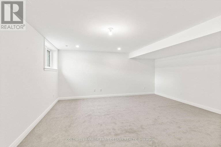 28420939/1322-whitlow-grass-way/morgans-grantsouth-march/ottawa/ontario/K2W0N5_28