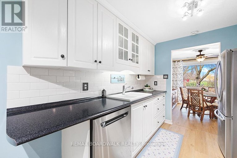 29685316/1111-des-forets-avenue/convent-glen-north/ottawa/ontario/K1C5K7_16