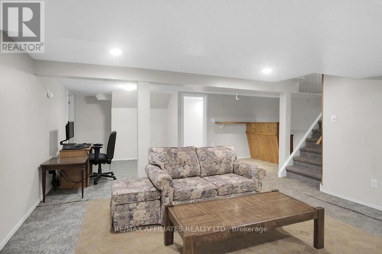 28858378/52-laurie-court/glencairnhazeldean/ottawa/ontario/K2L1S4_22