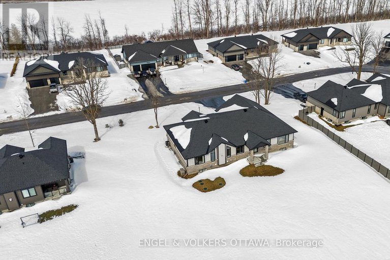 28026033/425-ginger-crescent/metcalfe/ottawa/ontario/K0A2P0_46