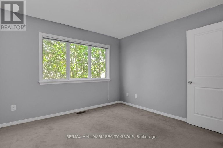 28835286/553-burleigh-private/cyrville/ottawa/ontario/K1J1J9_26