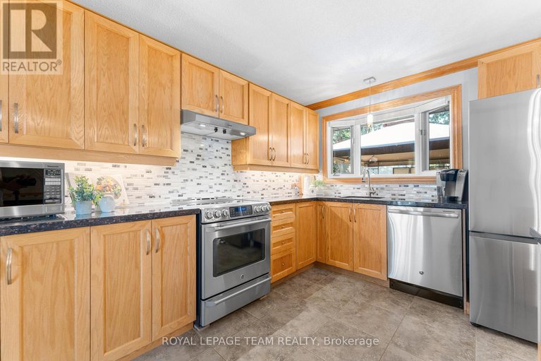 28943825/1-stillwater-drive/crystal-beach/ottawa/ontario/K2H5J9_18