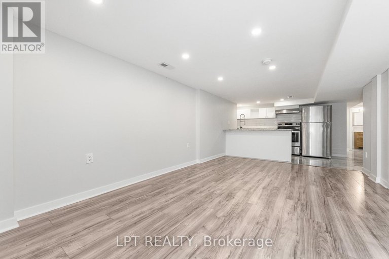 28384629/5-attwood-crescent/city-viewskylinefisher-heightsparkwood-hills/ottawa/ontario/K2E5B1_29