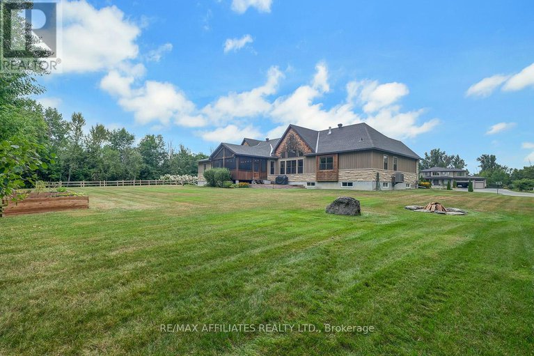 28778055/111-ironstone-court/remainder-of-stittsville-area/ottawa/ontario/K2S0L4_47