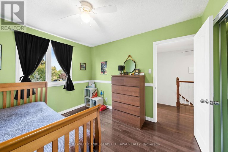 28819610/12-550-straby-avenue/overbrookcastle-heights/ottawa/ontario/K1K1H1_21