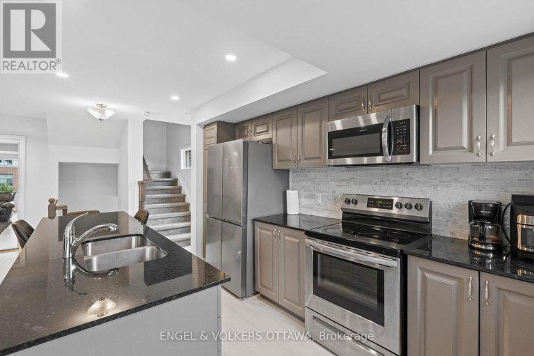 28759992/782-mikinak-road/cfb-rockcliffe-and-area/ottawa/ontario/K1K5A5_7