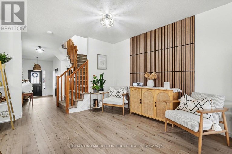 29613578/218-rolling-meadow-crescent/mer-bleuebradley-estatesanderson-park/ottawa/ontario/K1W0B1_9