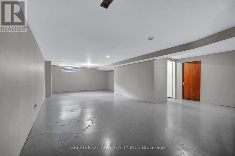 27904178/15-rutherford-crescent-s/beaverbrook/ottawa/ontario/K2K1N1_20