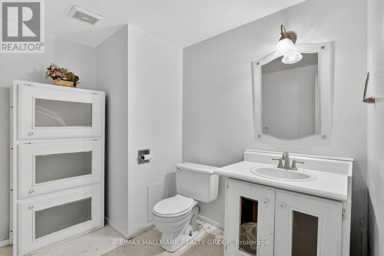 29685312/3219-stockton-drive/blossom-parkkemp-parkfindlay-creek/ottawa/ontario/K1T1S3_39