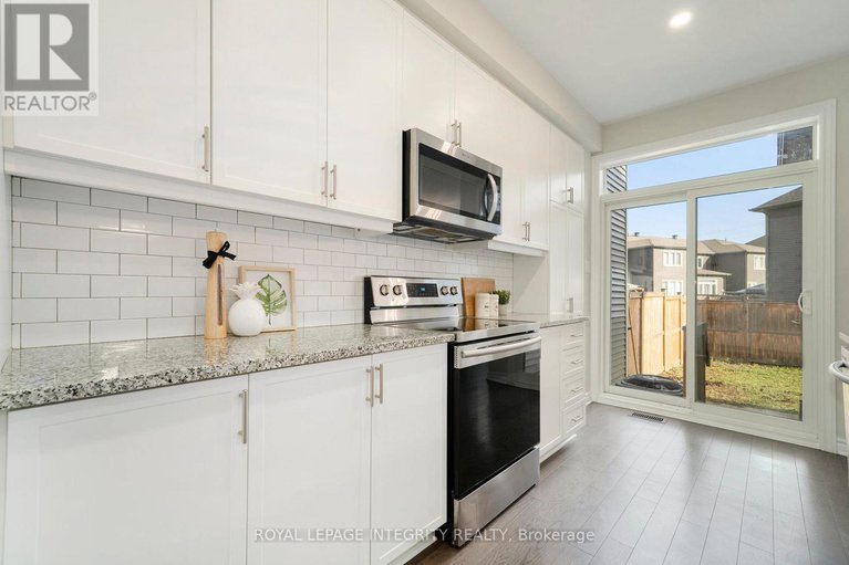 28847950/540-edenwylde-drive/remainder-of-stittsville-area/ottawa/ontario/K2S2K4_13