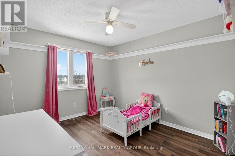 29387716/164-trail-side-circle/springridgeeast-village/ottawa/ontario/K4A5B3_37