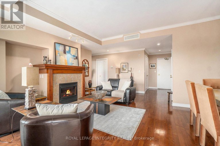 28847380/704-136-darlington-private/hunt-clubwestern-community/ottawa/ontario/K1V0X6_10