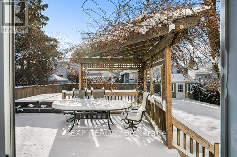 29266483/2389-ogilvie-road-e/beacon-hill-north/ottawa/ontario/K1J7N4_32