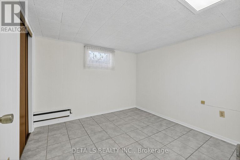 28952010/289-amiens-street/bilberry-creekqueenswood-heights/ottawa/ontario/K1E1N3_20