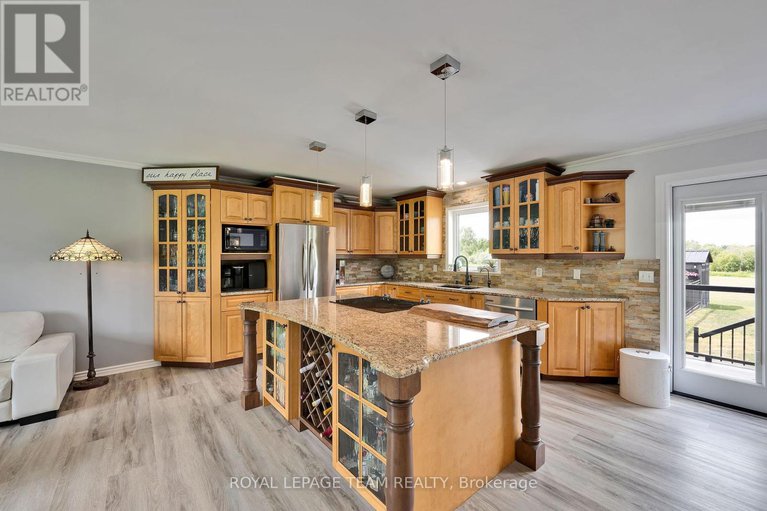 28504851/883-craig-road/north-grenville-twp-kemptville-south/north-grenville/ontario/K0G1S0_24