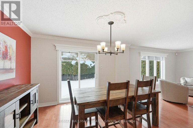 29349074/6066-meadowhill-crescent/chapel-hill/ottawa/ontario/K1C5R9_9