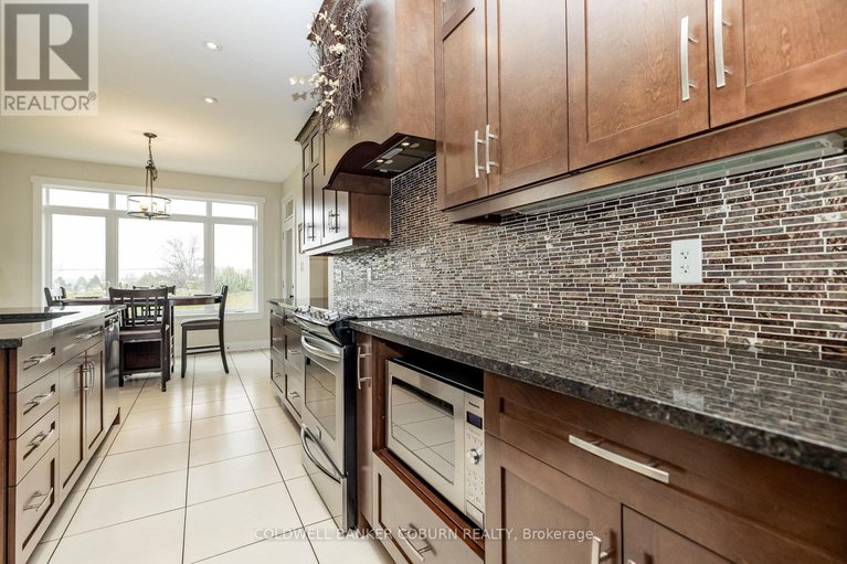 28998617/270-west-lake-circle/huntley-ward-south-east/ottawa/ontario/K0A1L0_21