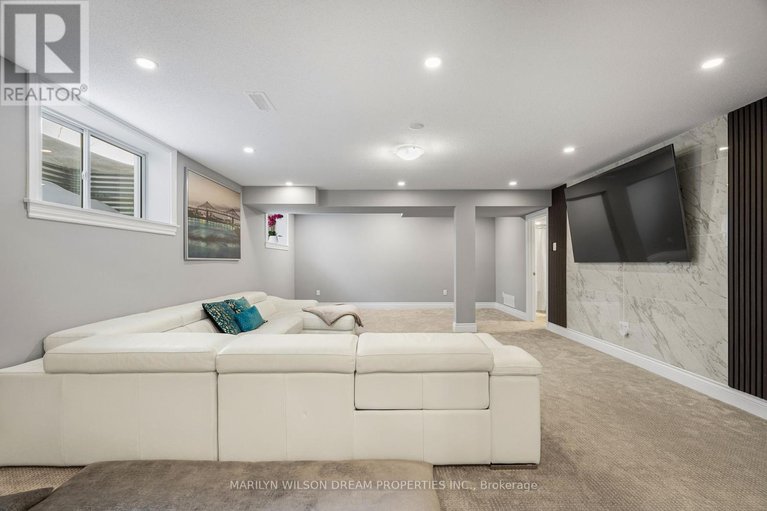 28352730/43-angel-heights/stittsville-south/ottawa/ontario/K2S2N2_43