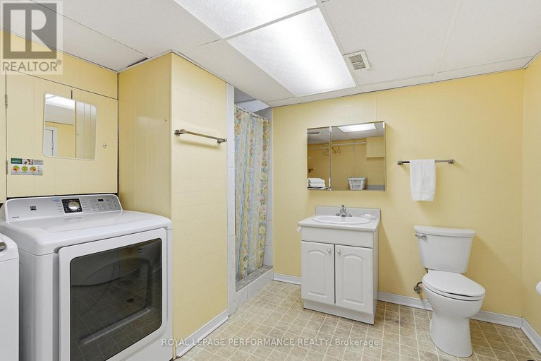 29335648/2266-fife-crescent/elmvale-acres/ottawa/ontario/K1G2Z4_24