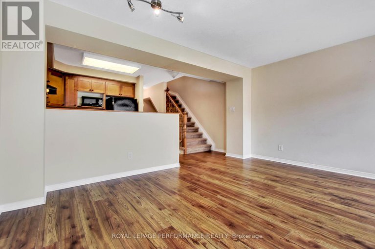 29322609/125-windswept-private/riverside-southgloucester-glen/ottawa/ontario/K1V0Z4_11