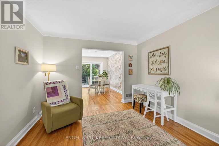 28835292/557-roosevelt-avenue/mckellarhighland/ottawa/ontario/K2A2A2_10