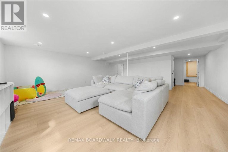 29678419/19-spring-garden-avenue/meadowlandscrestview/ottawa/ontario/K2G3B1_27