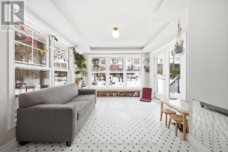 29404506/340-cunningham-avenue/alta-vistafaircrest-heights/ottawa/ontario/K1H6B4_19