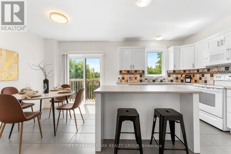 28379782/118-brilia-private/beacon-hill-south/ottawa/ontario/K1J0B7_9